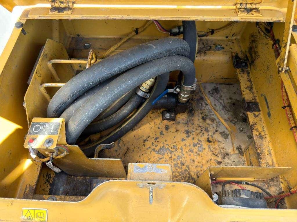 Caterpillar 323D L Photo 17