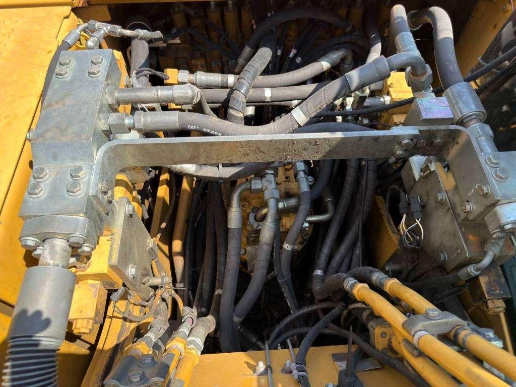 Caterpillar 323D L Photo 19