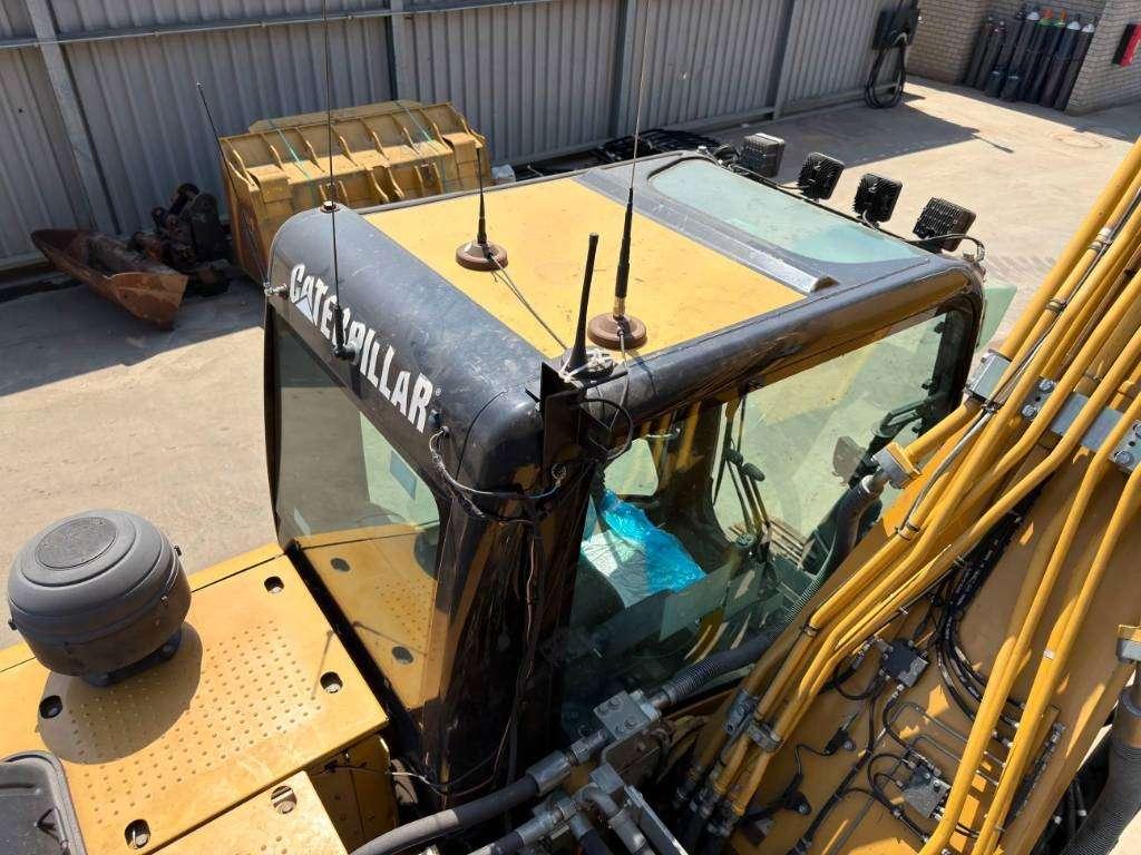 Caterpillar 323D L Photo 20
