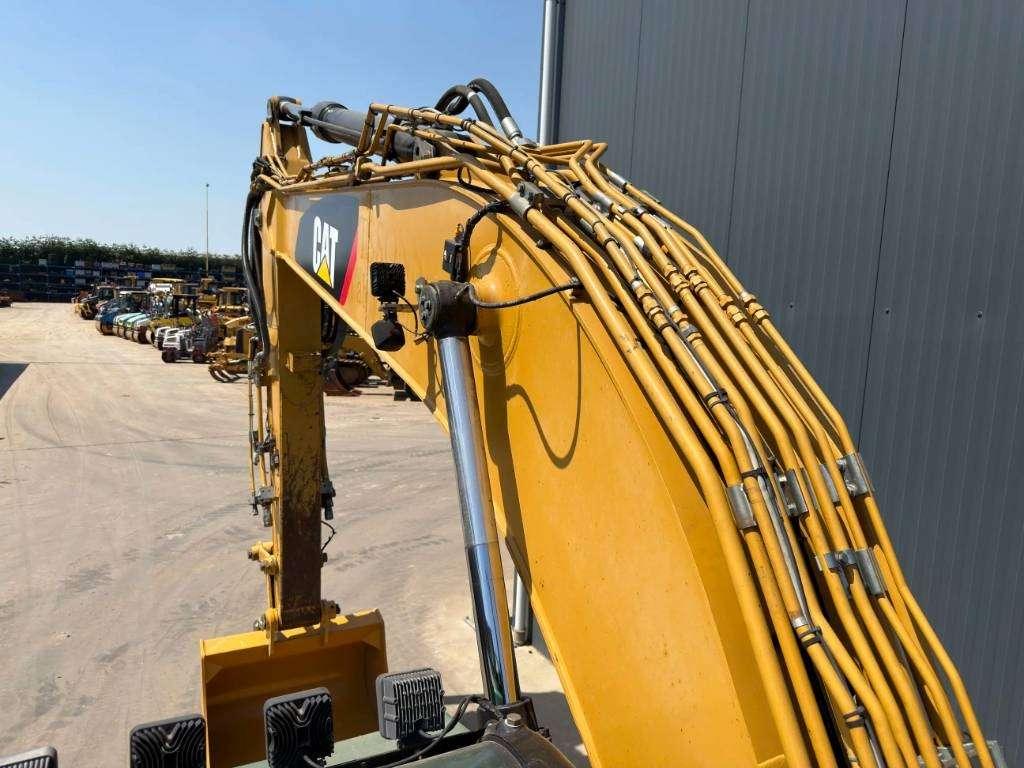 Caterpillar 323D L Photo 21