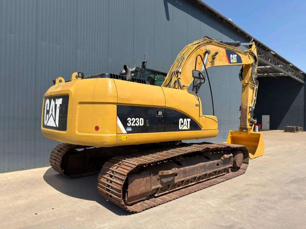 Caterpillar 323D L Photo 4