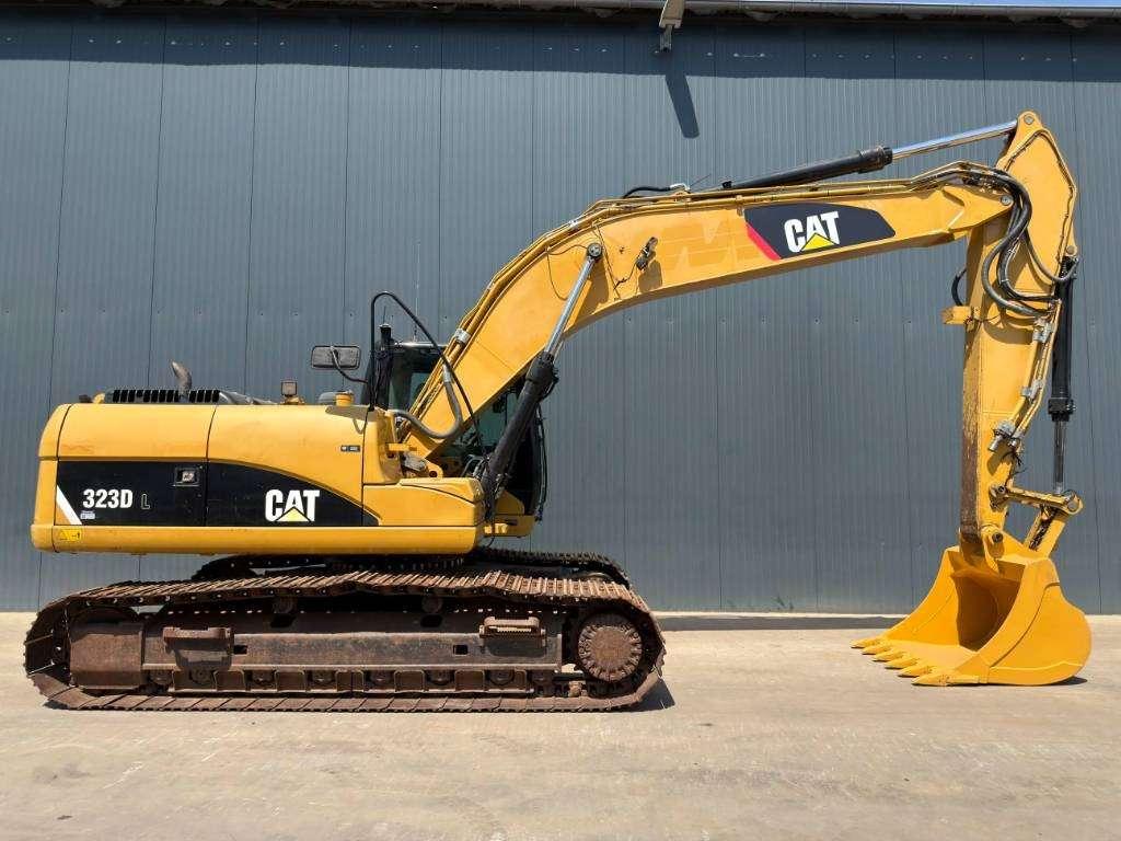 Caterpillar 323D L Photo 6