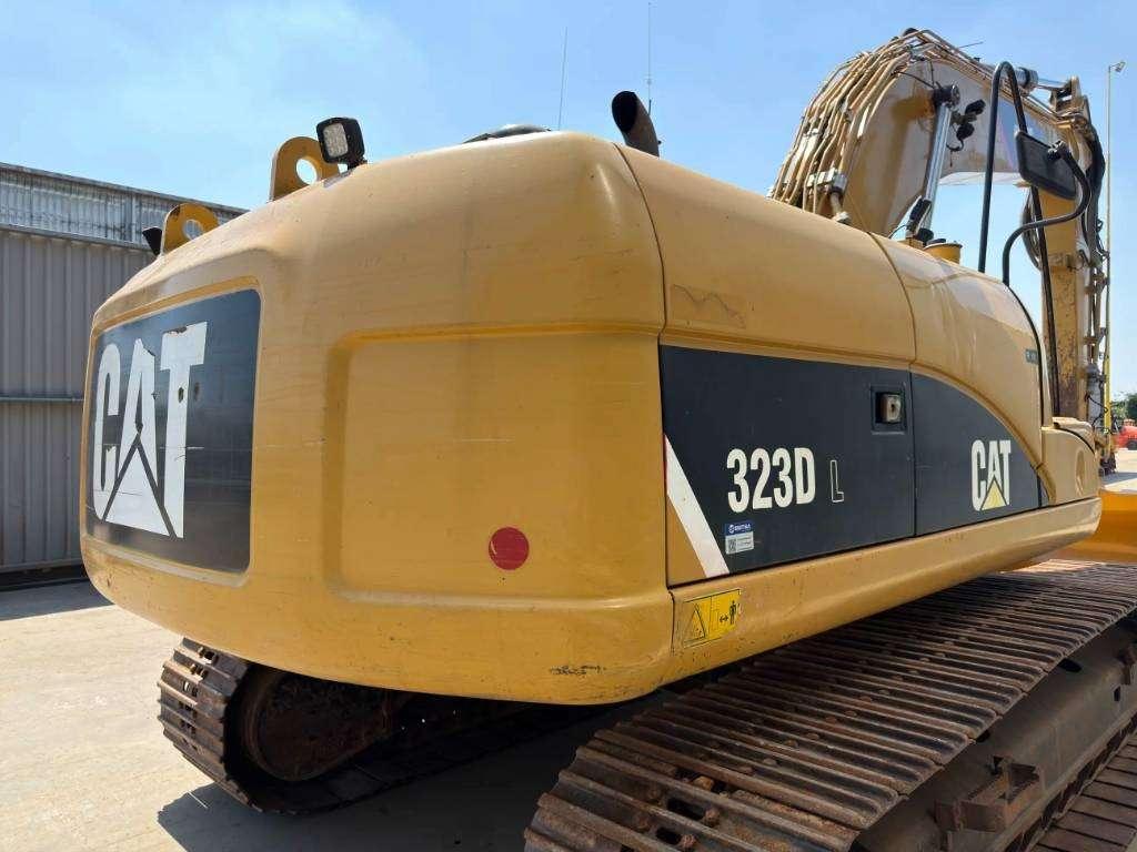 Caterpillar 323D L Photo 9