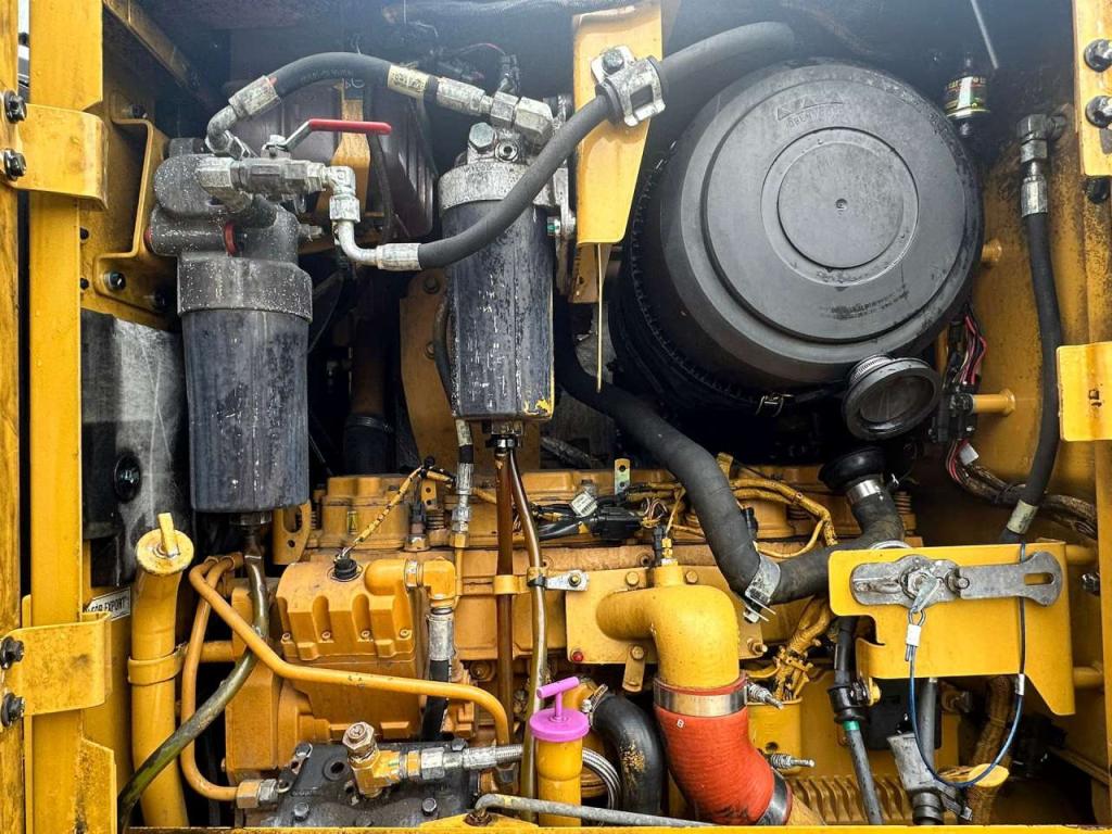 Caterpillar 120K | NEW TIRES Photo 22