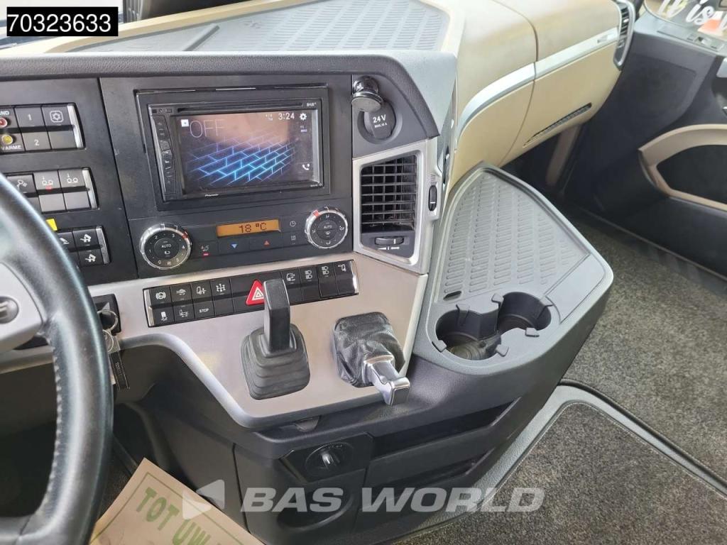 Mercedes-Benz Actros 3353 Actros 6X4 Photo 18