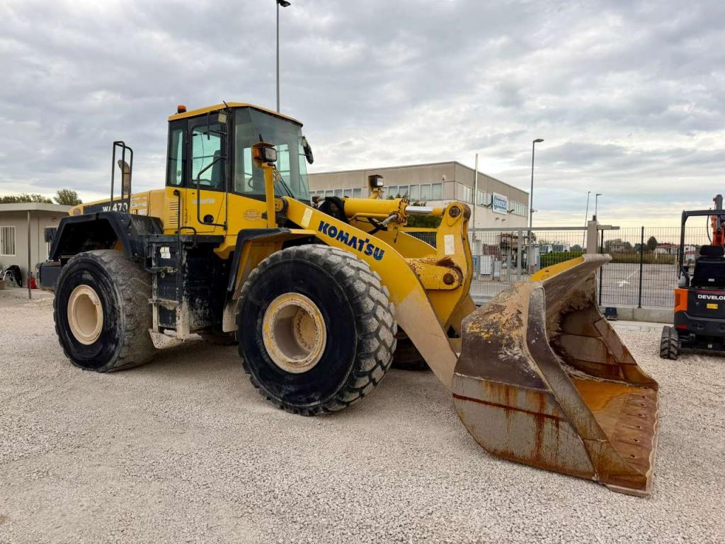 Komatsu WA470-5 Photo 2