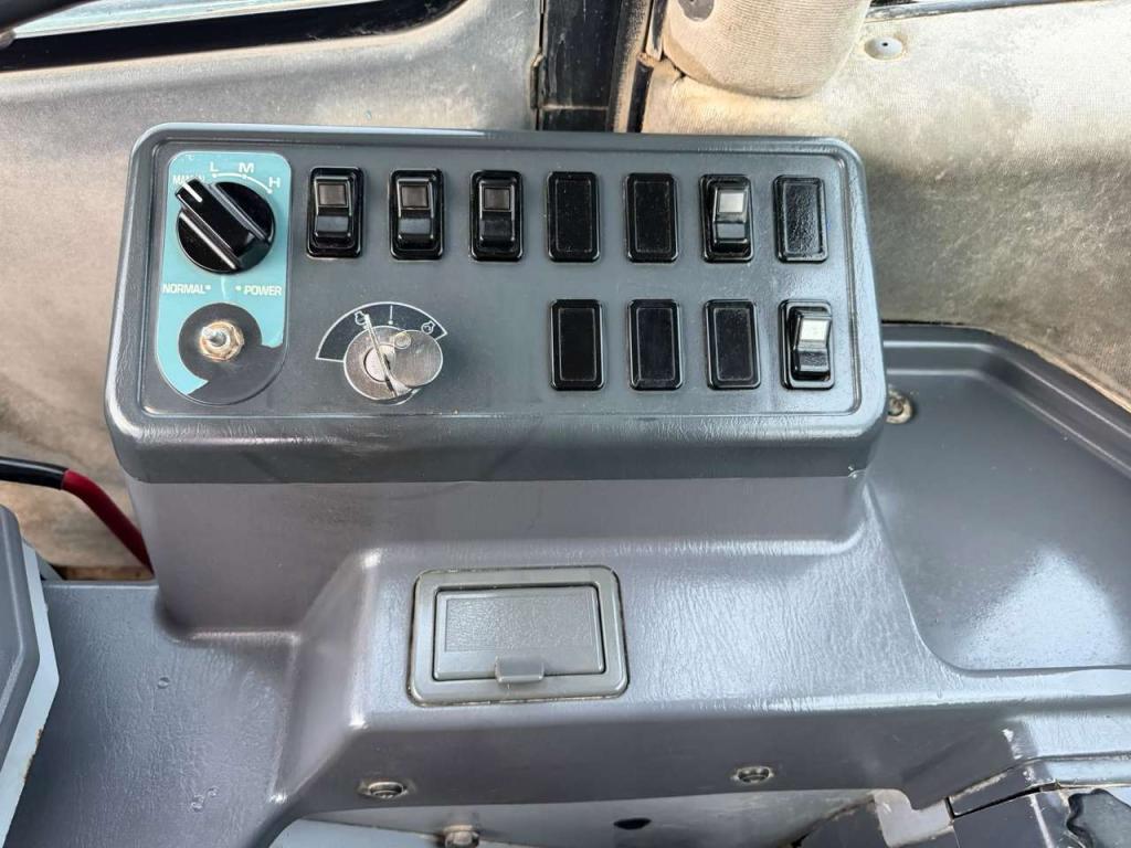 Komatsu WA470-5 Photo 8