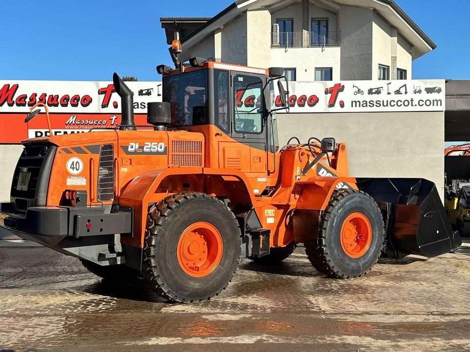 Doosan DL250 Photo 18