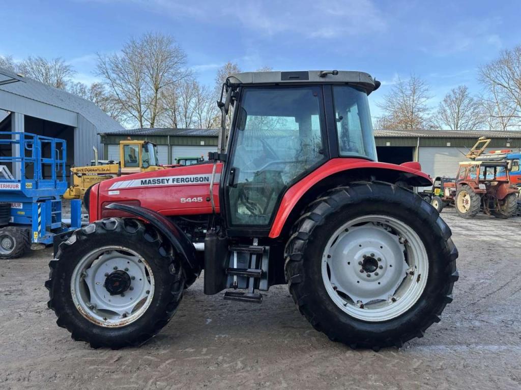 Massey Ferguson 5445 Photo 2