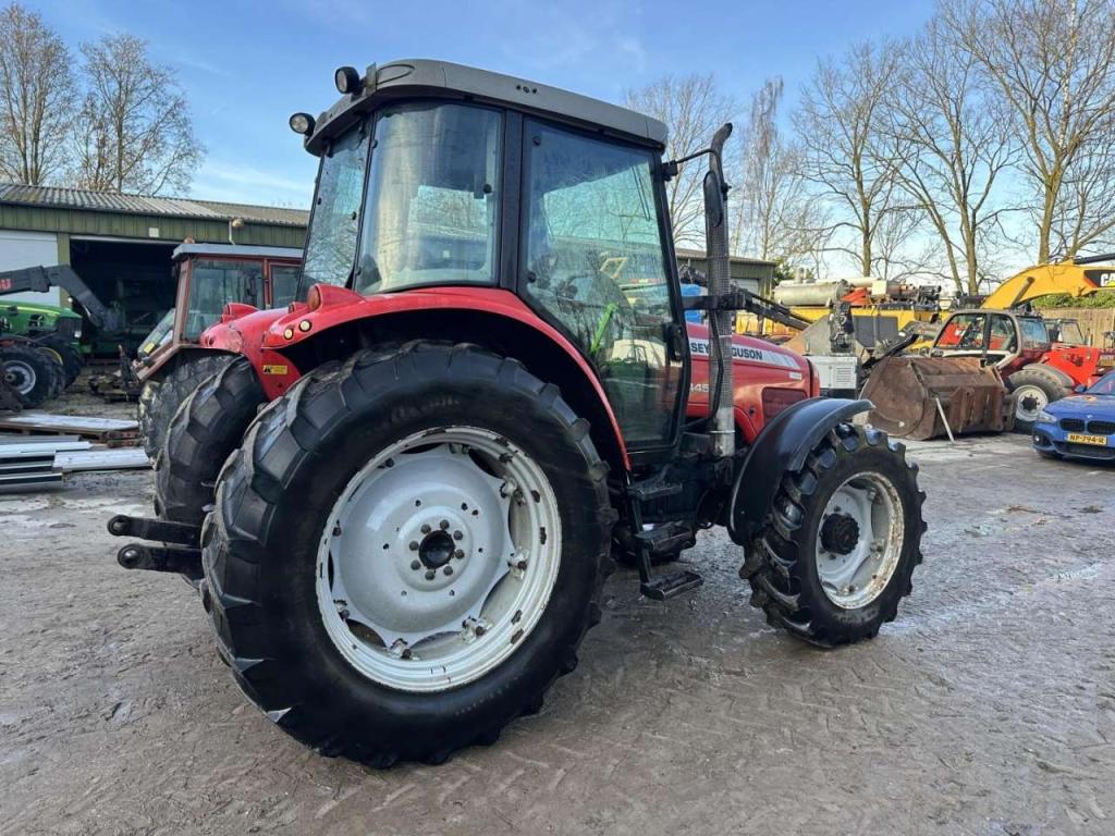 Massey Ferguson 5445 Photo 7