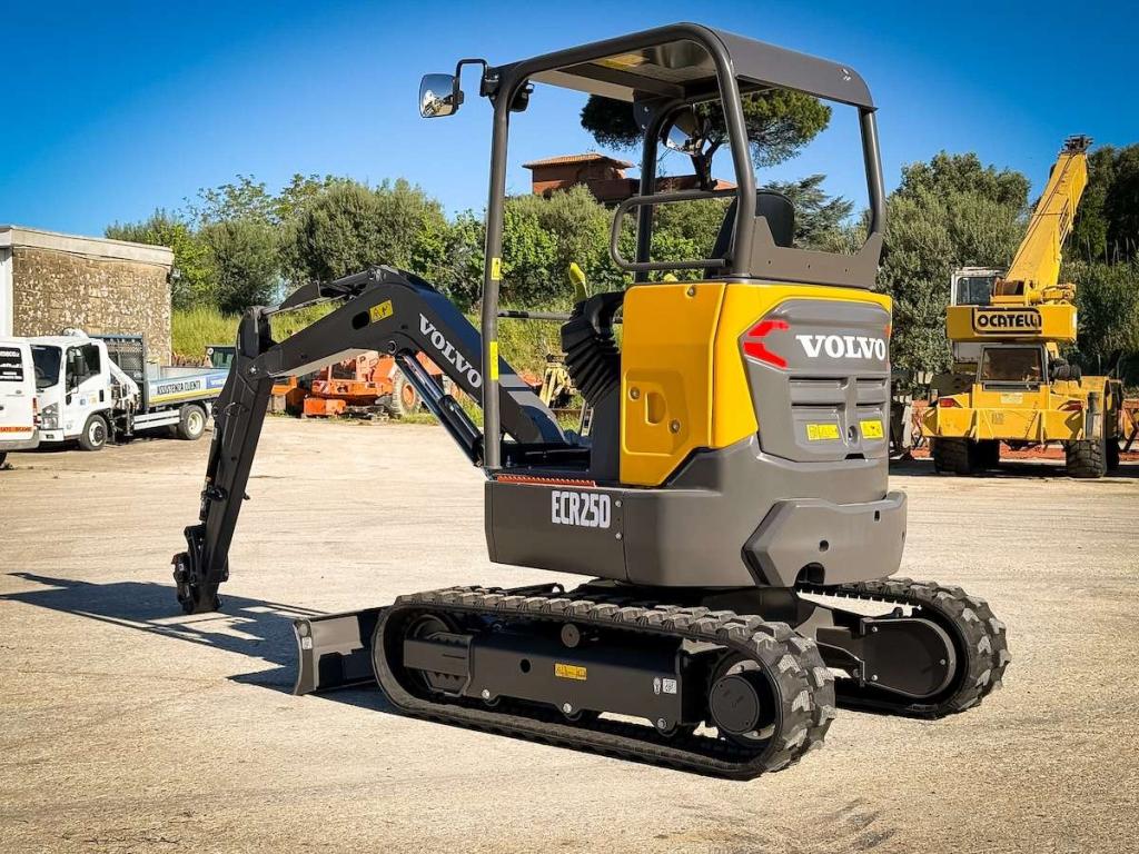 Volvo ECR25D Photo 2