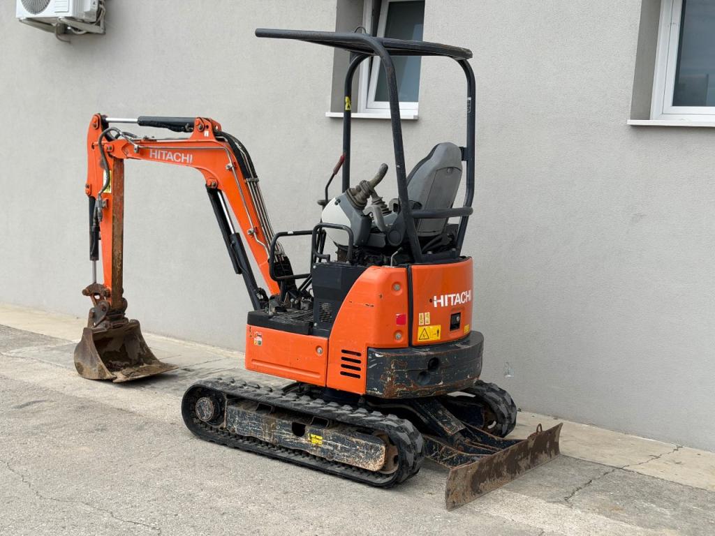 Hitachi ZAXIS 19U Photo 6