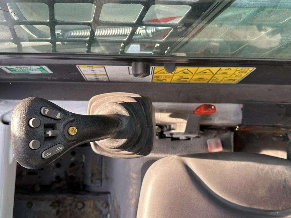 Bobcat S100 4X4 Photo 10