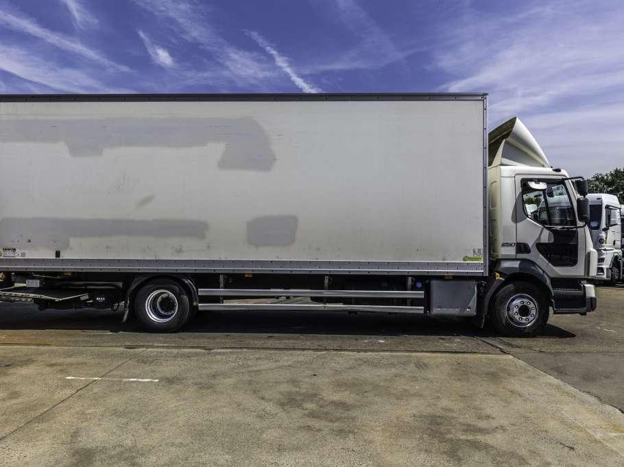 Volvo FE 250+HAYON BAR Photo 3