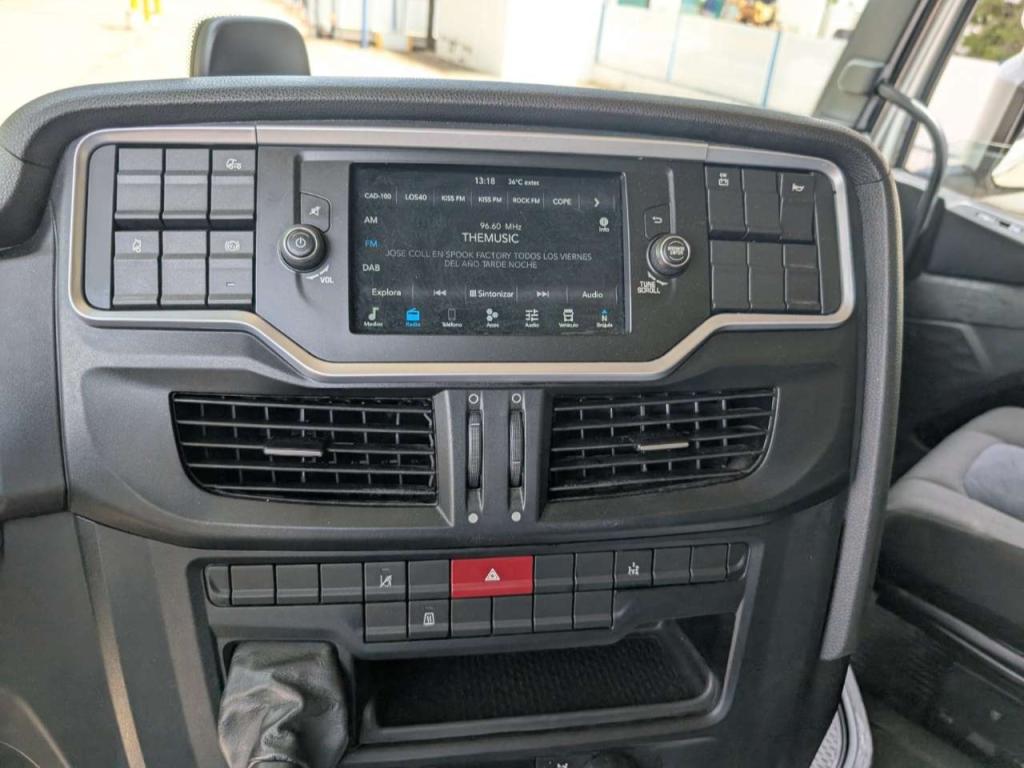 Iveco S-WAY 510 Photo 11