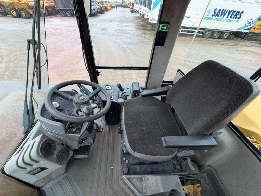 Caterpillar CS563E Photo 18