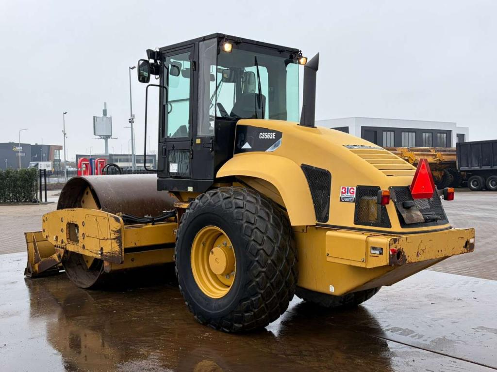 Caterpillar CS563E Photo 3