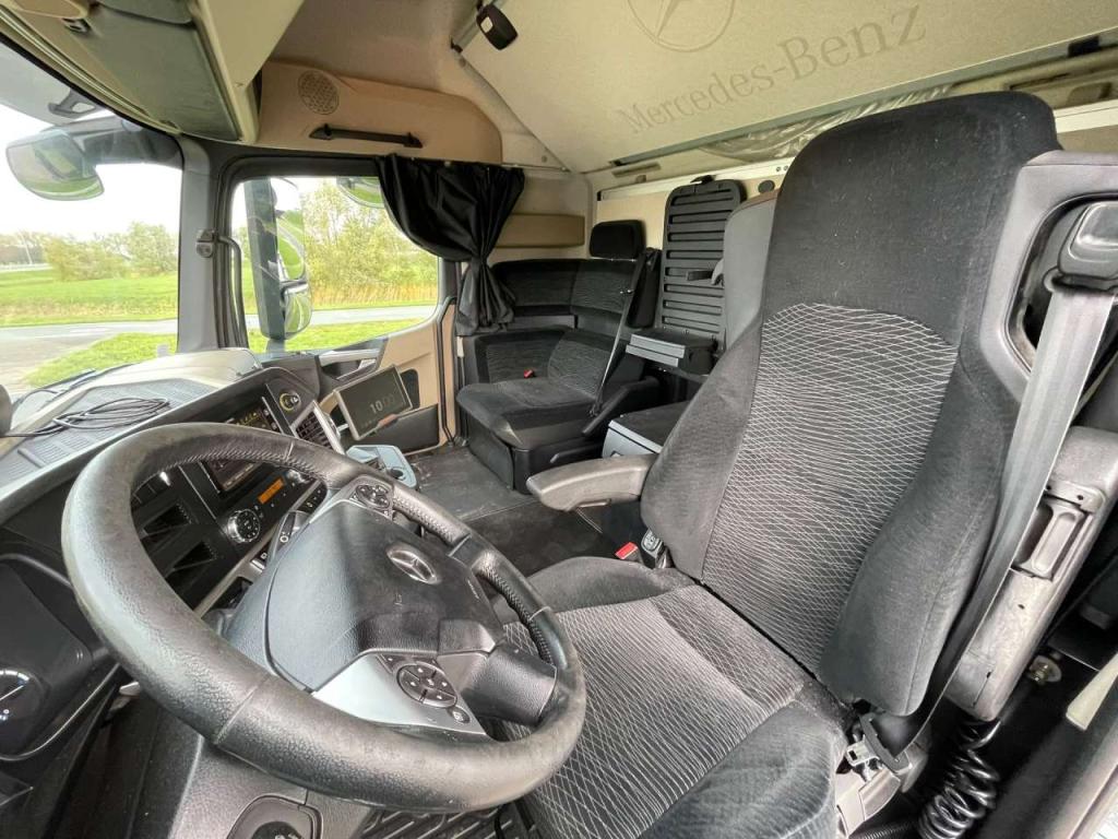 Mercedes-Benz ACTROS 1853 LS 4X2 Photo 15
