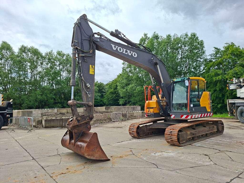 Volvo ECR235EL (+3 Buckets) Photo 2
