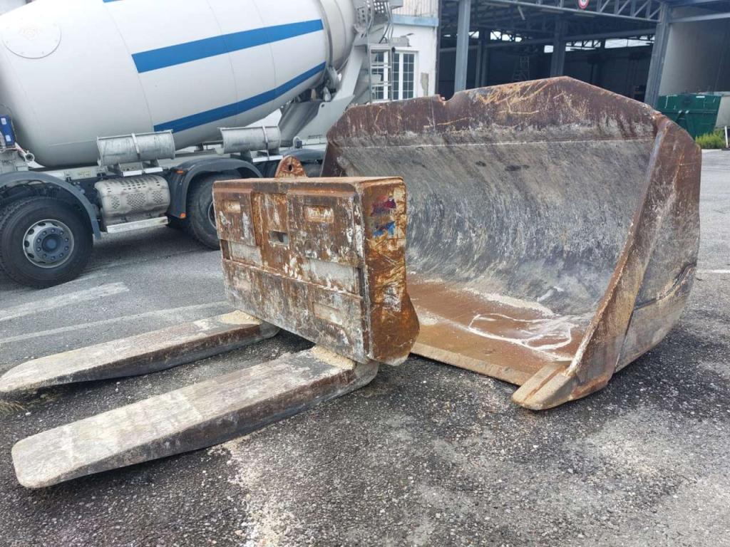 Volvo L330E Photo 6