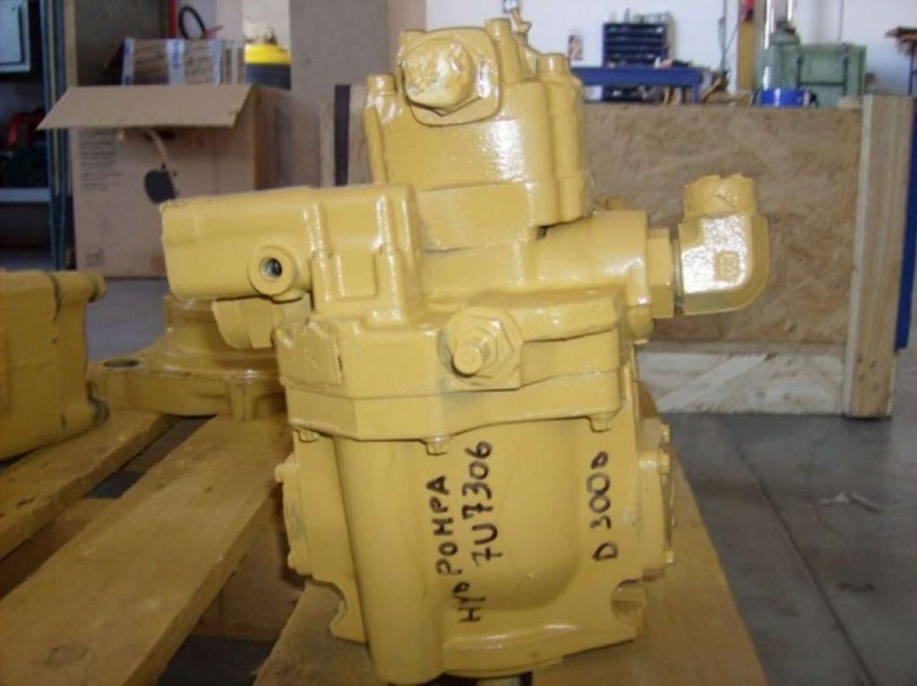 Hydraulic pump for Caterpillar D300D Photo 3