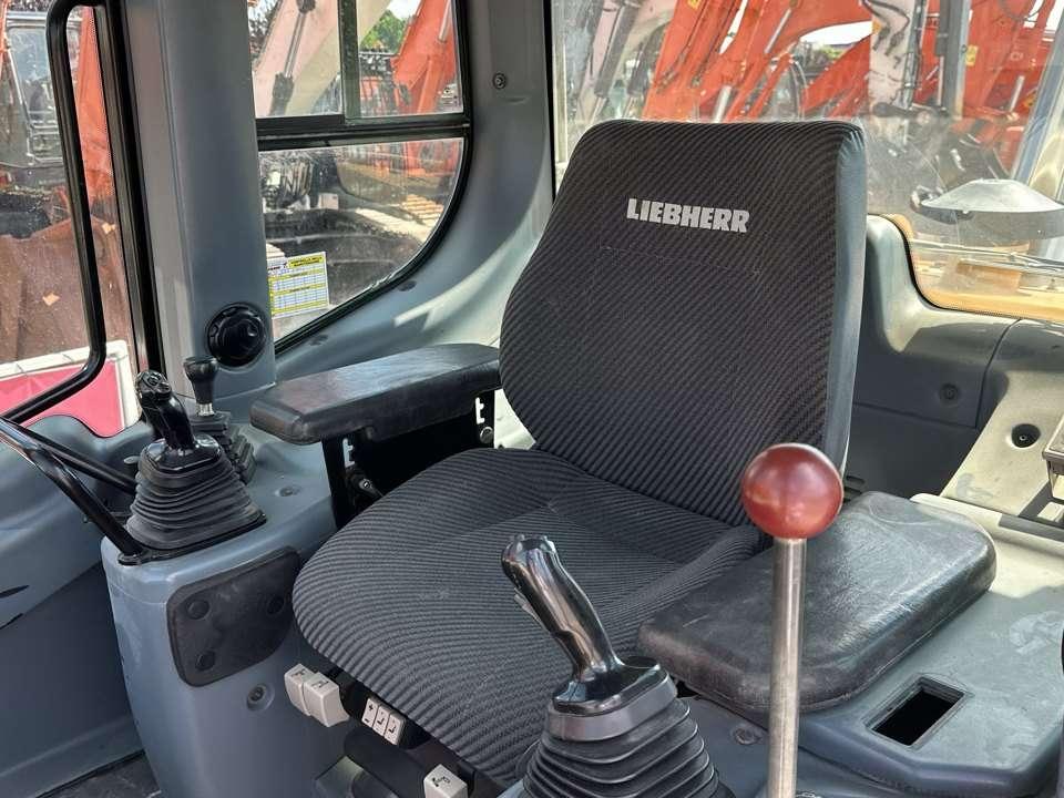 Liebherr LR634 Photo 13