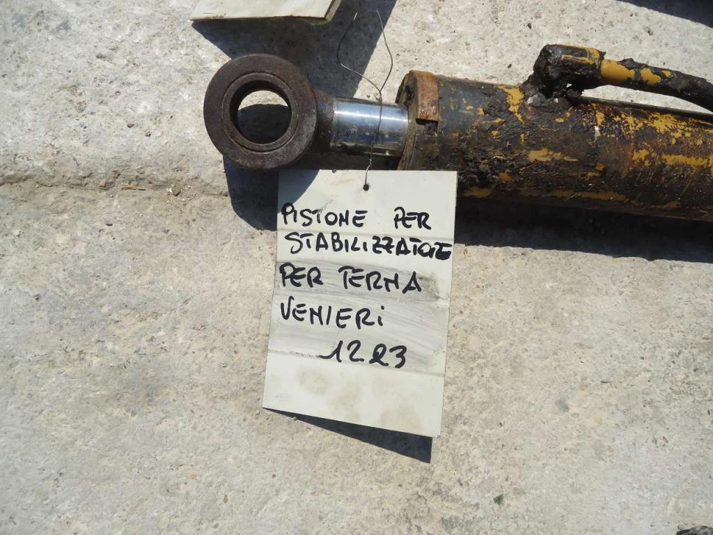 Stabilizer piston for Venieri 12.23 Photo 3