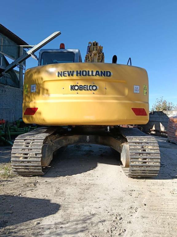 New Holland E145 Photo 2