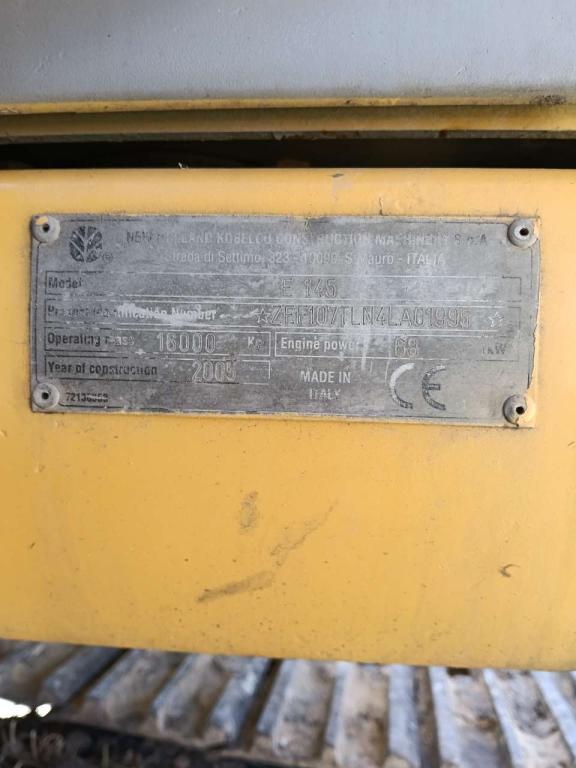 New Holland E145 Photo 3