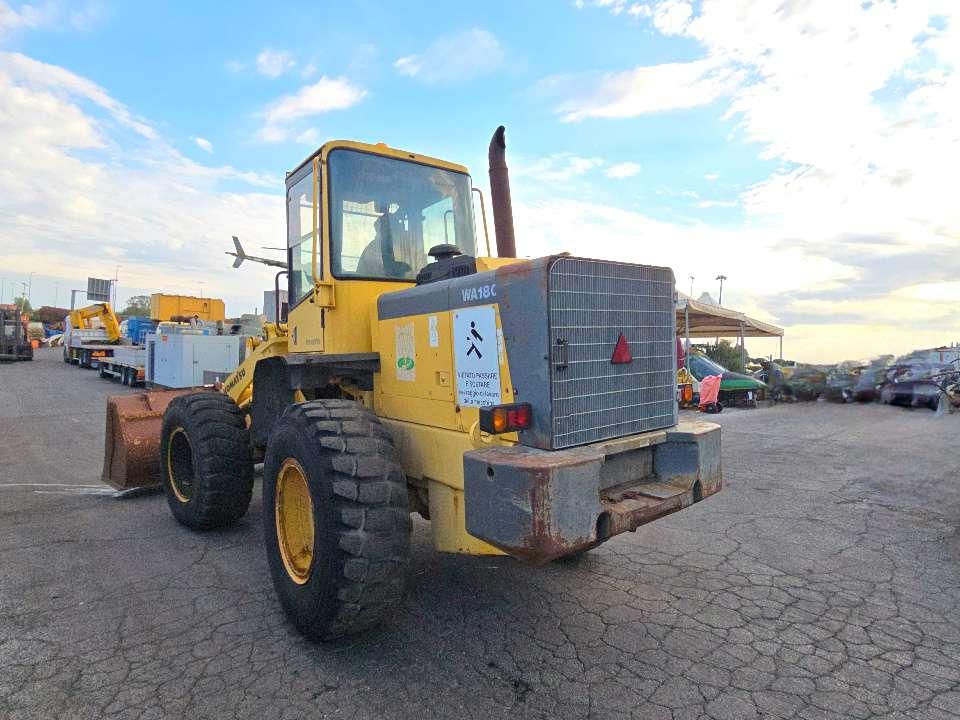 Komatsu WA 180-3 Photo 5