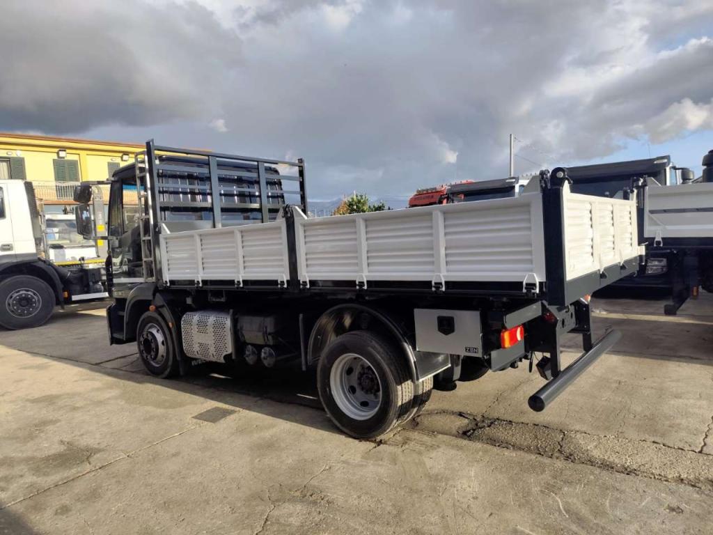 Iveco EUROCARGO 120-190L Photo 3