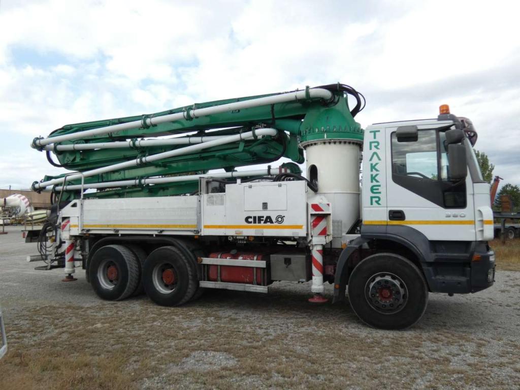 Iveco TRAKKER 380 Photo 4