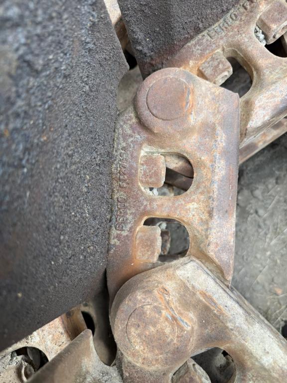 Iron tracks for JCB 235 hd Photo 4