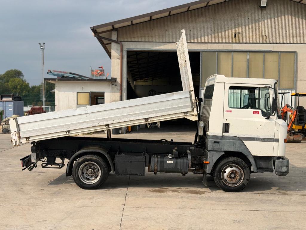 Nissan L50.099 Photo 1