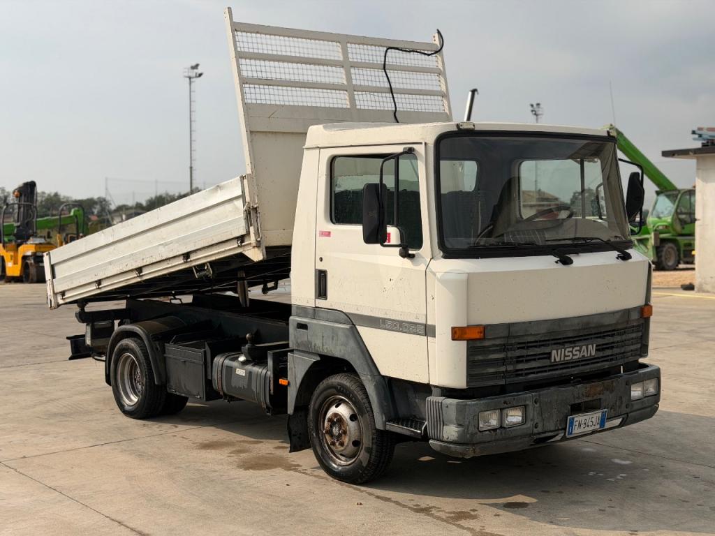Nissan L50.099 Photo 2