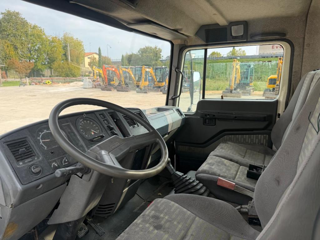 Nissan L50.099 Photo 7
