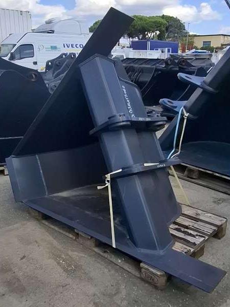 Trapezoidal ditch bucket Photo 2