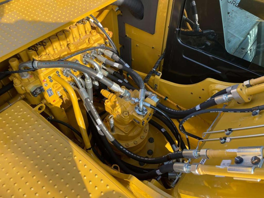 Caterpillar 324 Photo 30