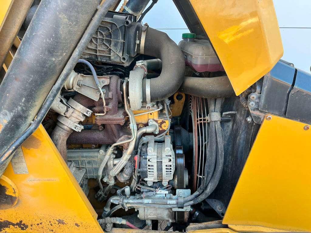 Caterpillar 444F2 - Telescopic Boom / 4WS / Hammer Lines Photo 30