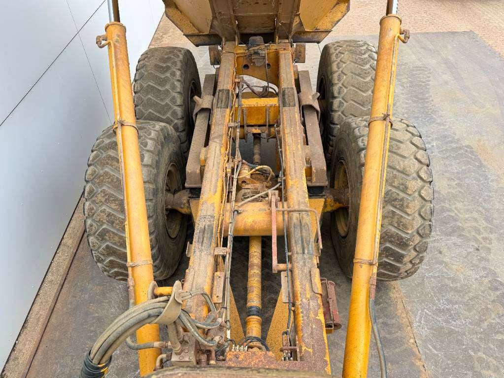 Caterpillar 725 - Automatic Greasing / Body Heating Photo 22