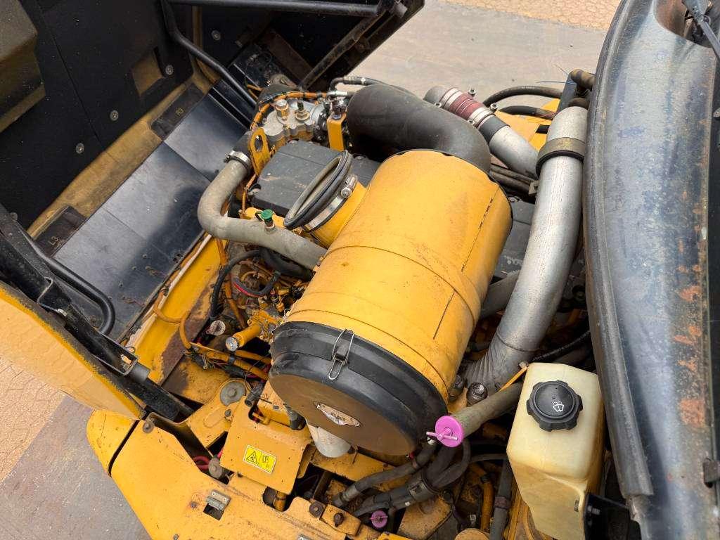 Caterpillar 725 - Automatic Greasing / Body Heating Photo 30