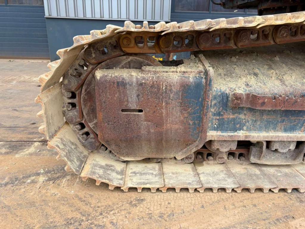 Hitachi ZX300LCN-6 Photo 10
