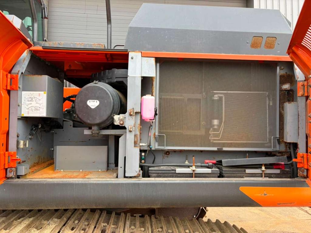 Hitachi ZX300LCN-6 Photo 26