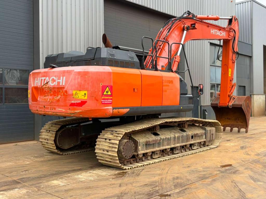 Hitachi ZX300LCN-6 Photo 5