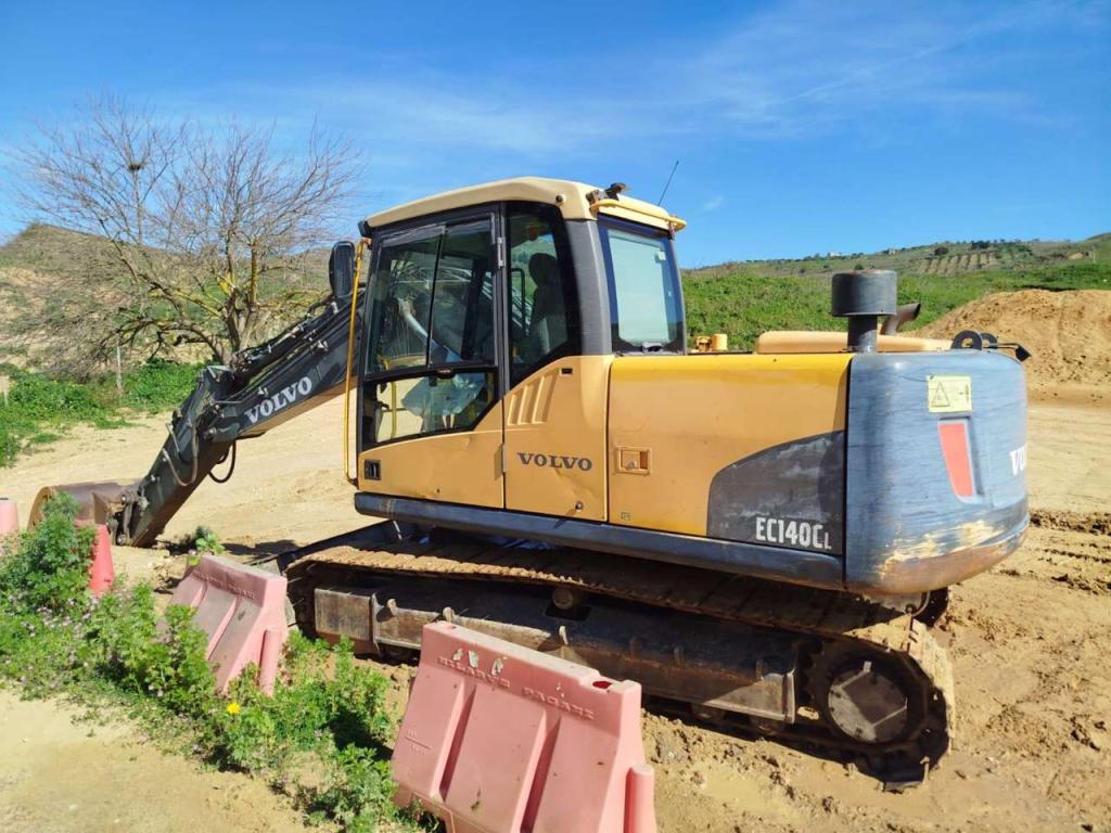 Volvo EC140DL Photo 1