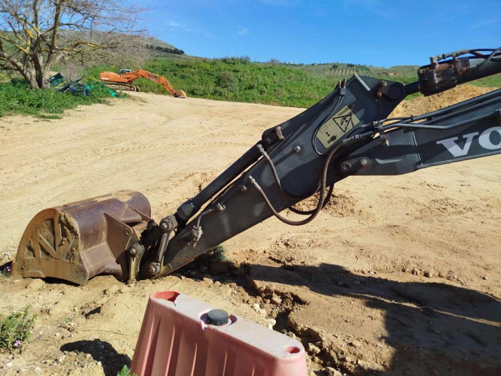 Volvo EC140DL Photo 4