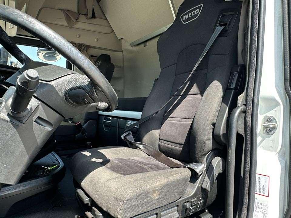 Iveco S-WAY 490 4x2 Photo 14