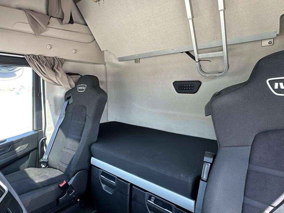 Iveco S-WAY 490 4x2 Photo 15