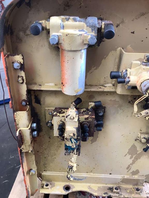 Oil tank for Fiat Hitachi FH 400 Photo 11