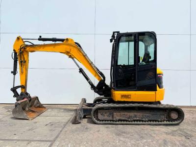 JCB 48Z-1 - Hammer Lines / Quick Coupler Photo 1